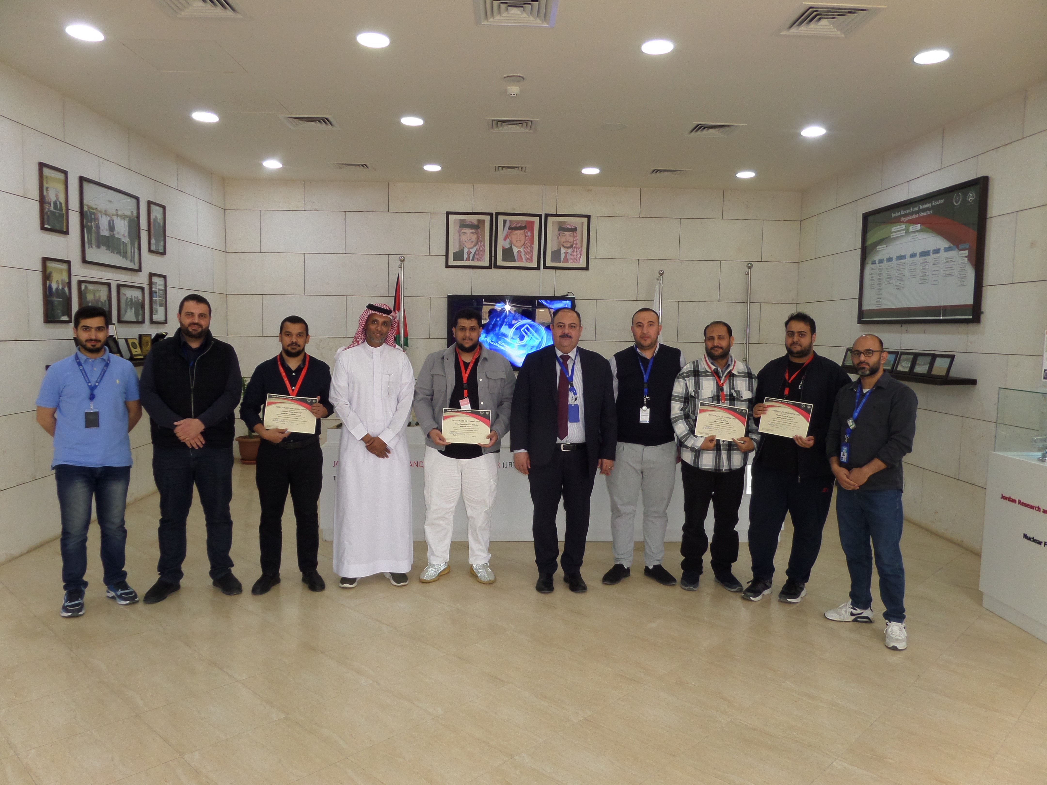 everyone-is-smiling-listens-group-people-business-conference-modern-classroom-daytime
